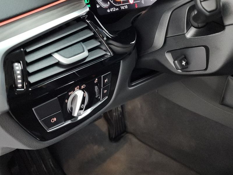 2022 BMW 5 Series 530i Luxury photo 28