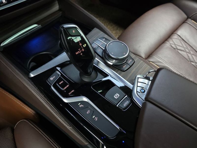 2019 BMW 6 Series 630d xDrive Luxury photo 9