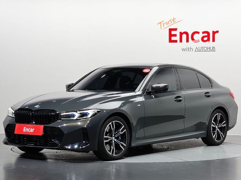 2025 BMW 3 Series 320i M Sport photo 1