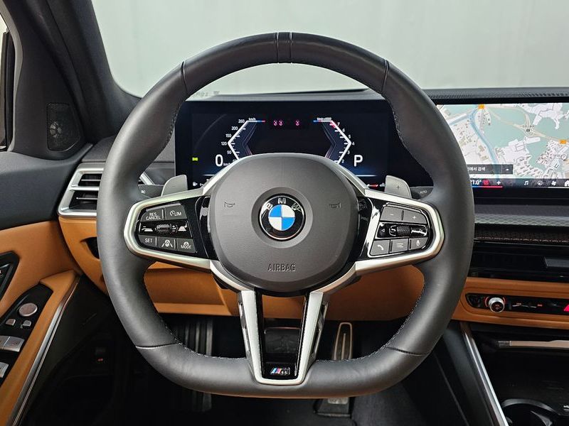 2025 BMW 3 Series 320i M Sport photo 14