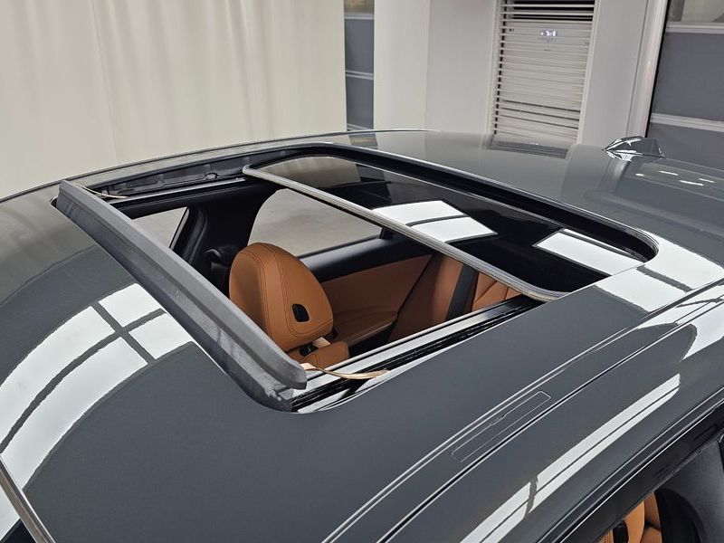 2025 BMW 3 Series 320i M Sport photo 17