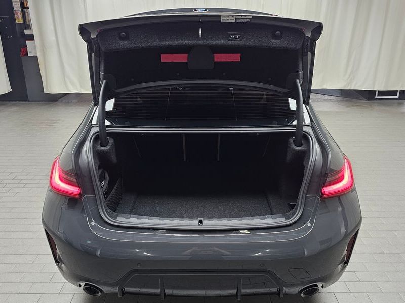 2025 BMW 3 Series 320i M Sport photo 19