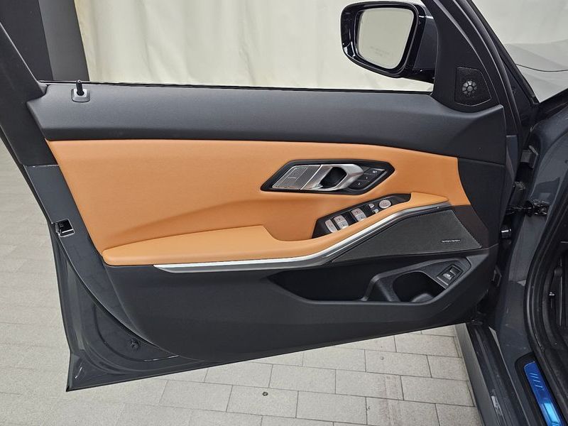 2025 BMW 3 Series 320i M Sport photo 24