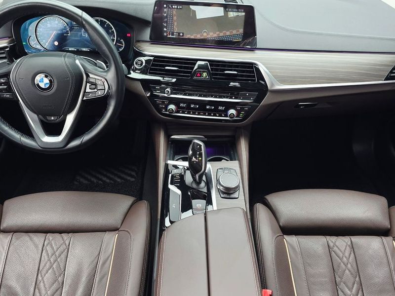 2018 BMW 5 Series 530i xDrive Luxury Plus photo 7