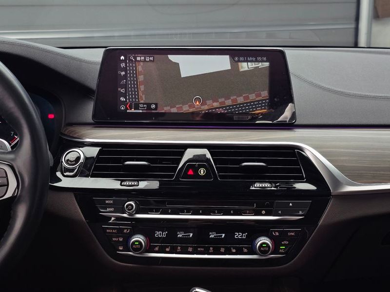 2018 BMW 5 Series 530i xDrive Luxury Plus photo 14