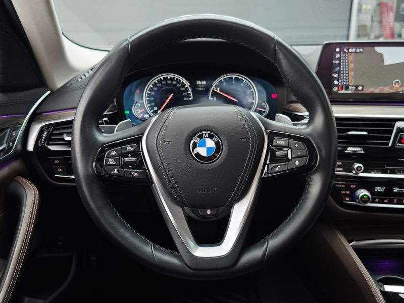 2018 BMW 5 Series 530i xDrive Luxury Plus photo 13