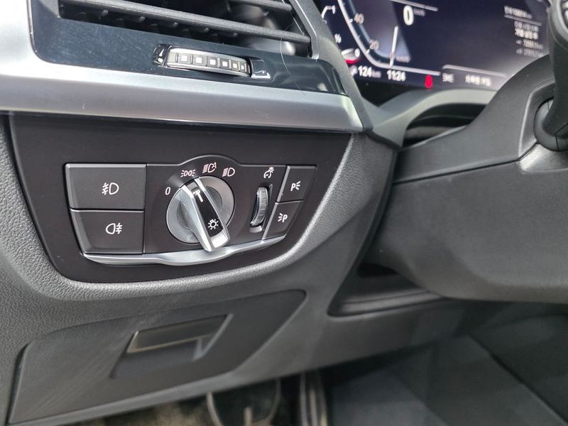 2021 BMW X3 xDrive 30e M Sport photo 26
