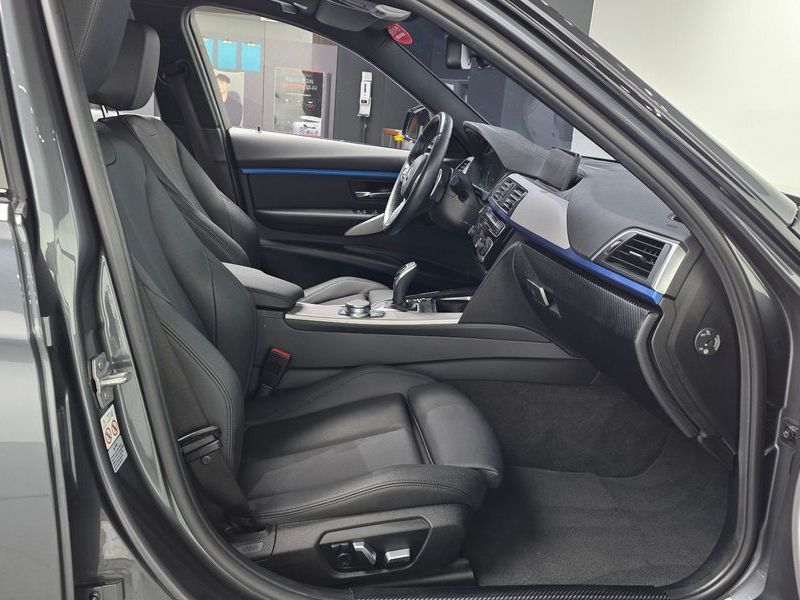 2018 BMW 3 Series 320i M Sport photo 11