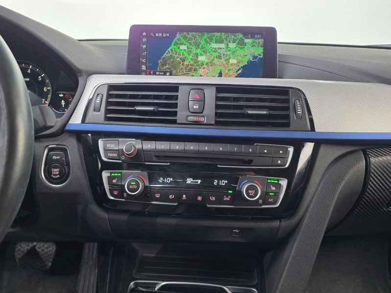 2018 BMW 3 Series 320i M Sport photo 14