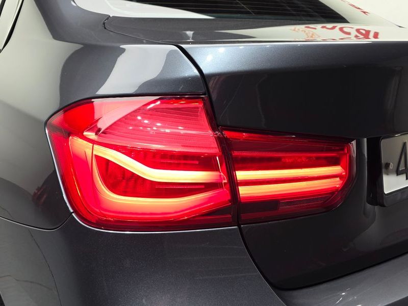 2018 BMW 3 Series 320i M Sport photo 23