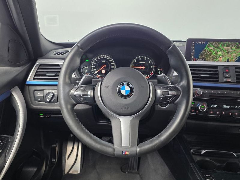 2018 BMW 3 Series 320i M Sport photo 29
