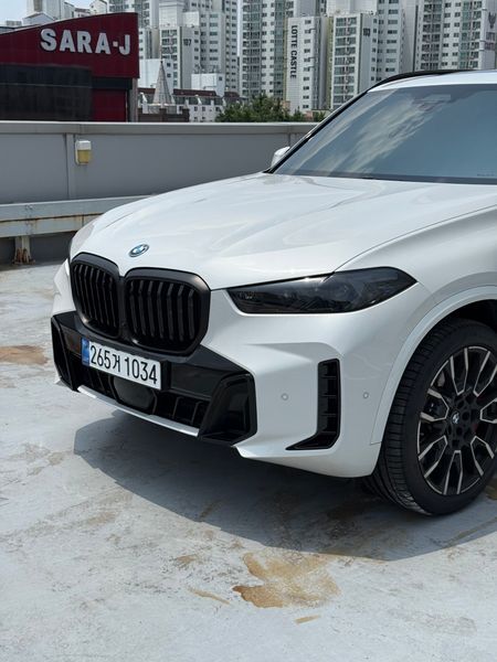 2026 BMW X5 xDrive 50e M Sport photo 8