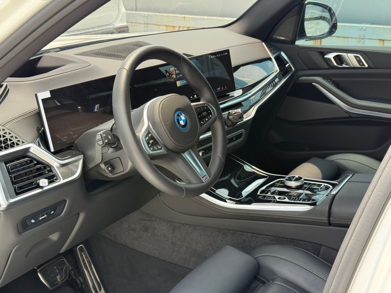 2026 BMW X5 xDrive 50e M Sport photo 10
