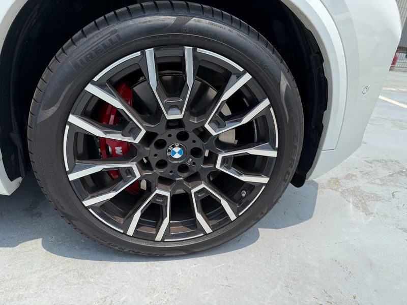 2026 BMW X5 xDrive 50e M Sport photo 12
