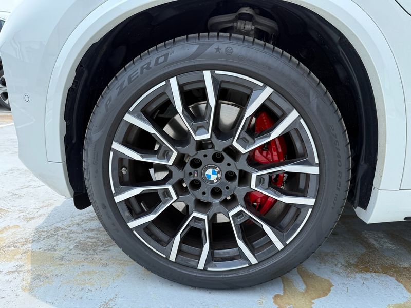 2026 BMW X5 xDrive 50e M Sport photo 13