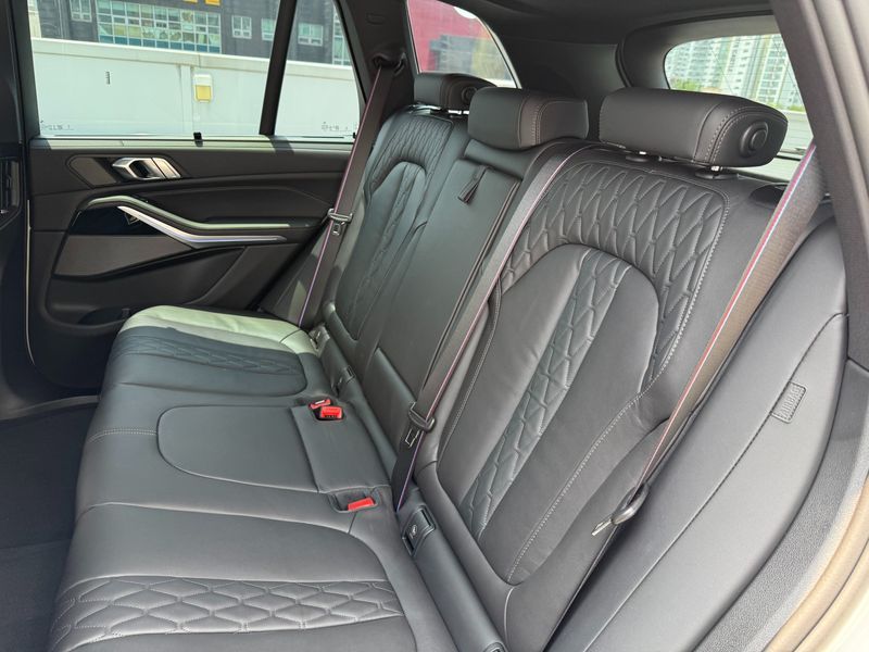 2026 BMW X5 xDrive 50e M Sport photo 17