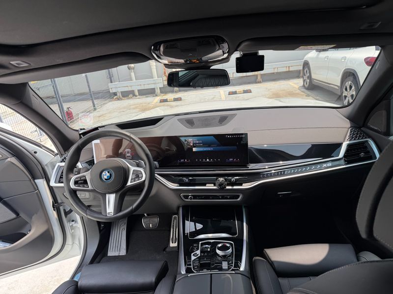2026 BMW X5 xDrive 50e M Sport photo 19