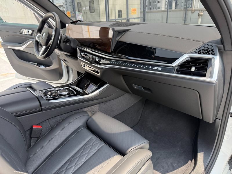 2026 BMW X5 xDrive 50e M Sport photo 20