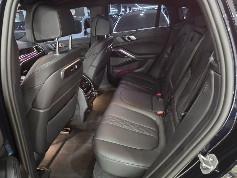 2026 BMW X6 xDrive30d M Sport photo 10