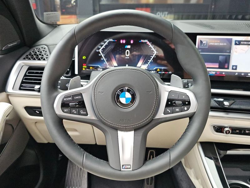 2026 BMW X5 xDrive 40i M Sport photo 13