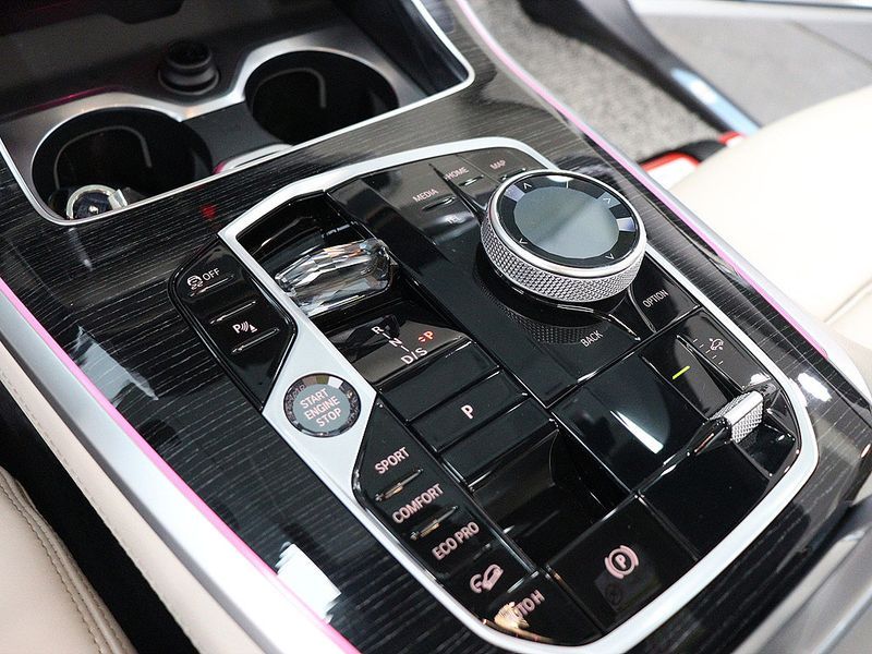 2026 BMW X5 xDrive 30d M Sport photo 9