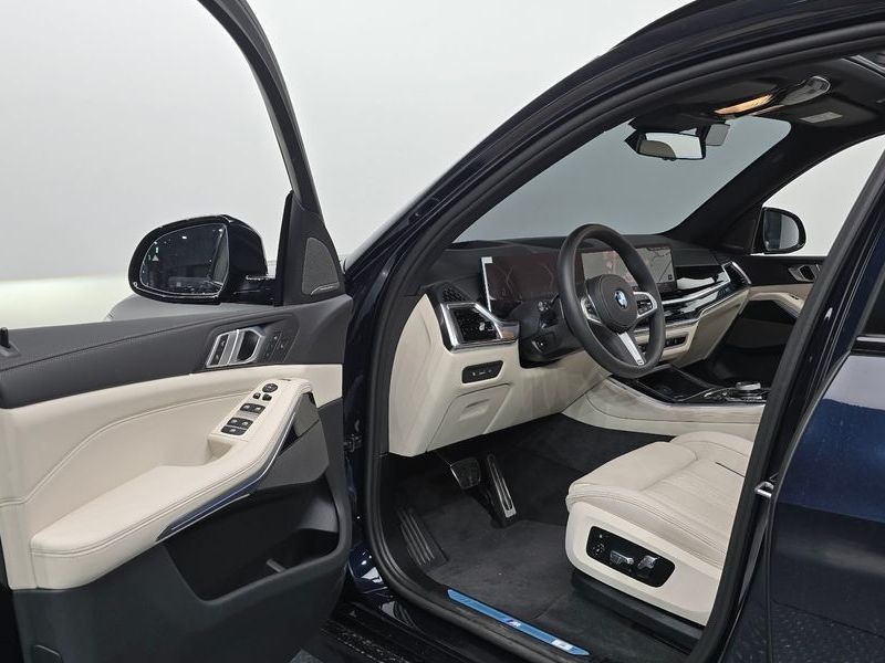 2026 BMW X5 xDrive 40i M Sport photo 10