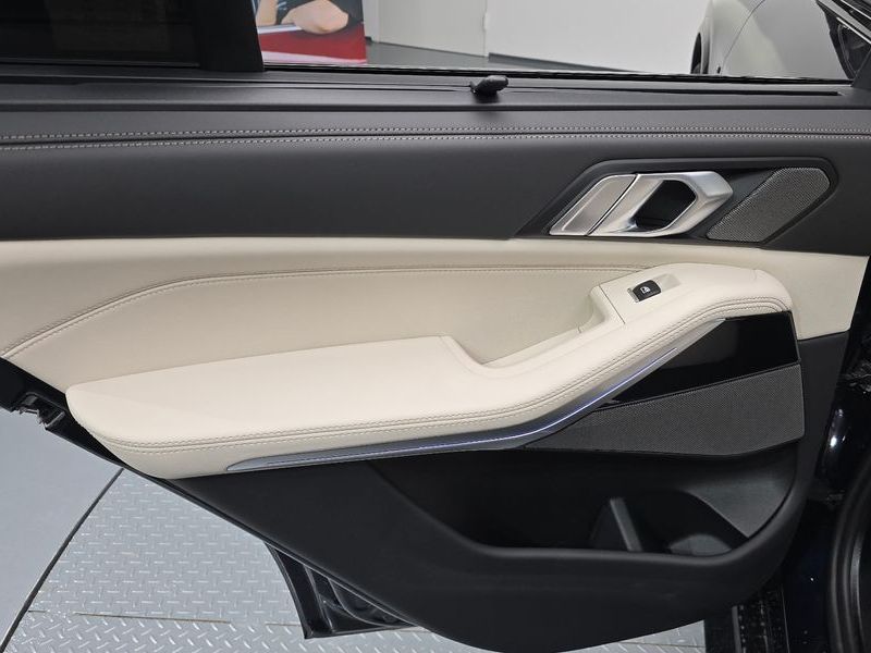 2026 BMW X5 xDrive 40i M Sport photo 25