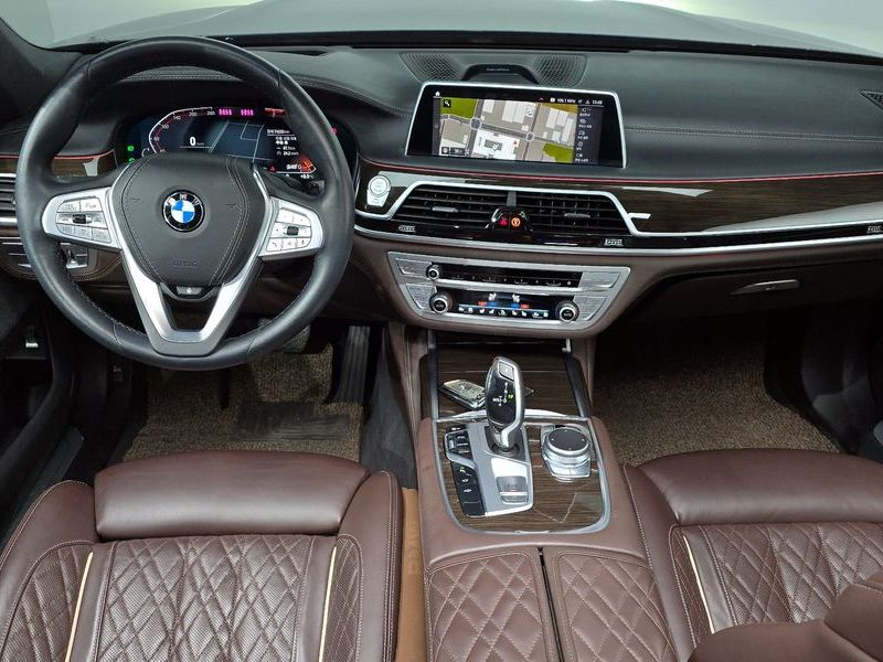 2022 BMW 7 Series 740i Design Pure Excellence photo 7