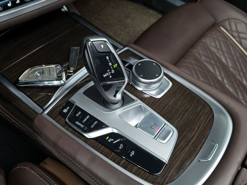 2022 BMW 7 Series 740i Design Pure Excellence photo 9