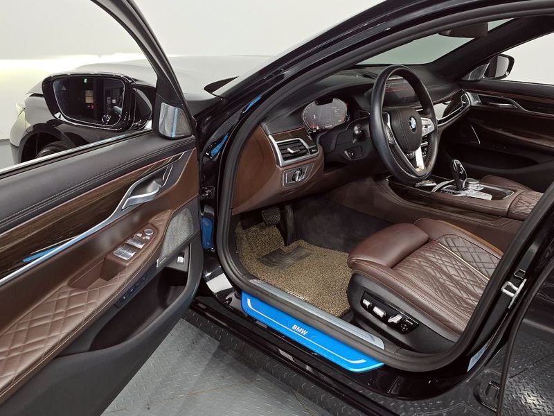 2022 BMW 7 Series 740i Design Pure Excellence photo 10