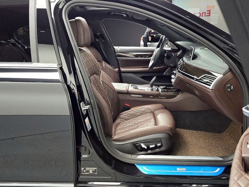 2022 BMW 7 Series 740i Design Pure Excellence photo 11