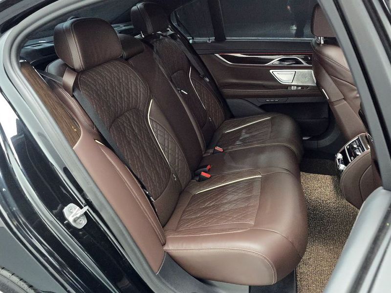 2022 BMW 7 Series 740i Design Pure Excellence photo 12