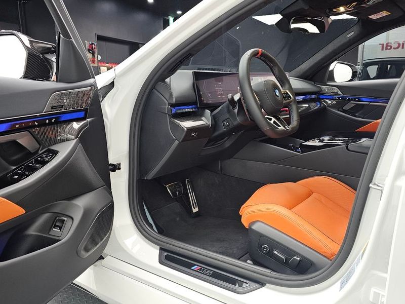 2026 BMW M5 Touring photo 10