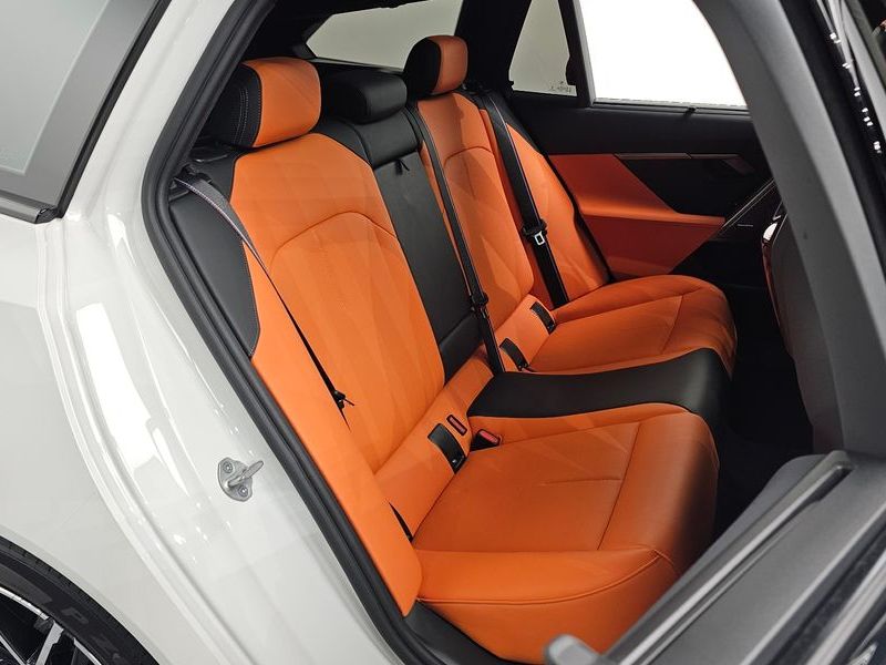 2026 BMW M5 Touring photo 11