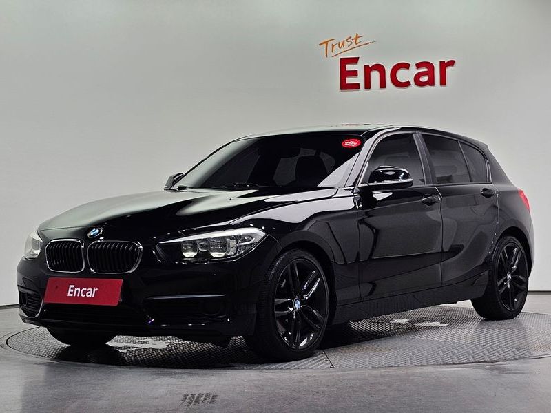 2017 BMW 1 Series 118d JOY 5DOOR photo 1