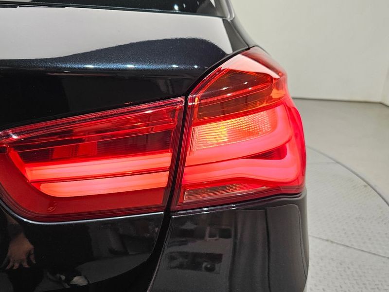 2017 BMW 1 Series 118d JOY 5DOOR photo 23