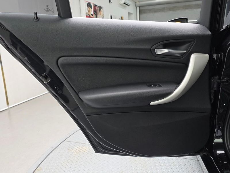 2017 BMW 1 Series 118d JOY 5DOOR photo 25