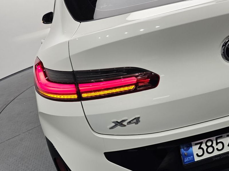 2024 BMW X4 xDrive20i M Sport photo 23