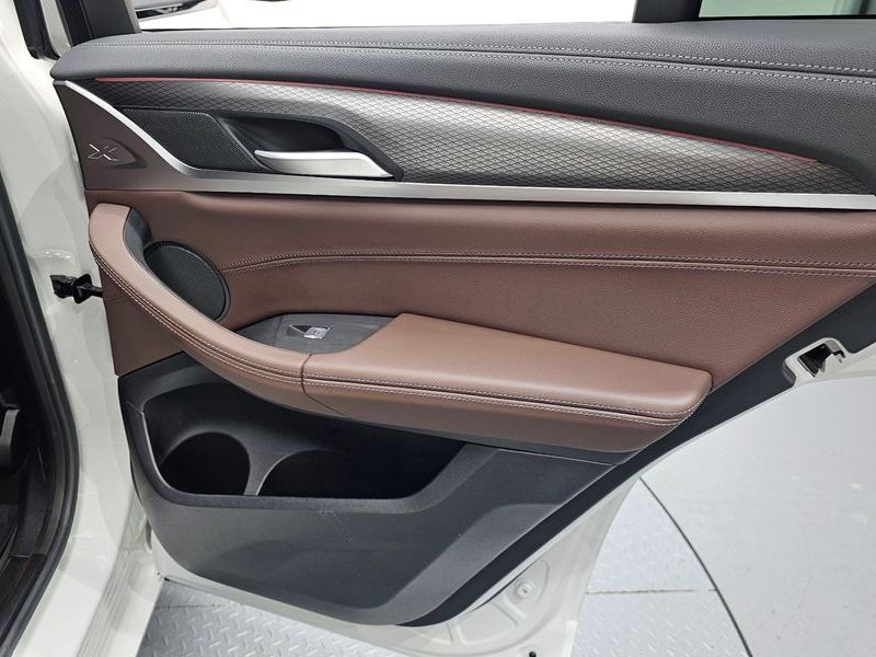 2024 BMW X4 xDrive20i M Sport photo 25