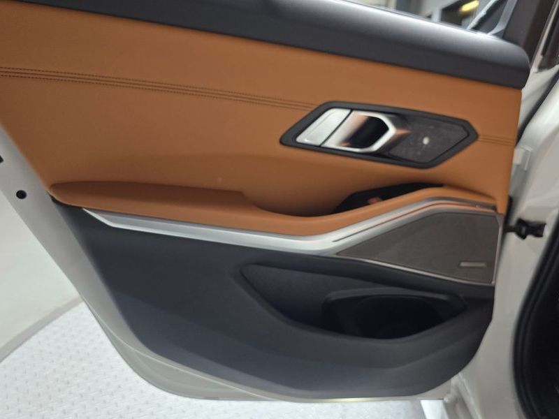 2022 BMW 3 Series M340i xDrive Touring photo 25