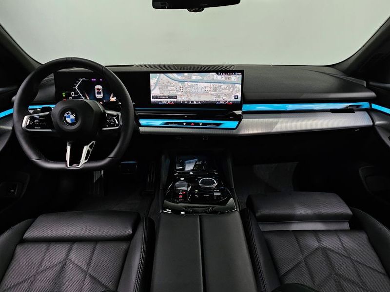2026 BMW 5 Series 520i M Sport photo 7