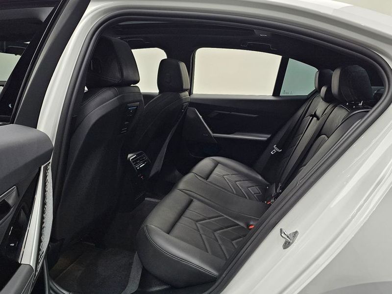 2026 BMW 5 Series 520i M Sport photo 12