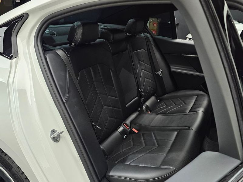 2026 BMW 5 Series 520i M Sport photo 26