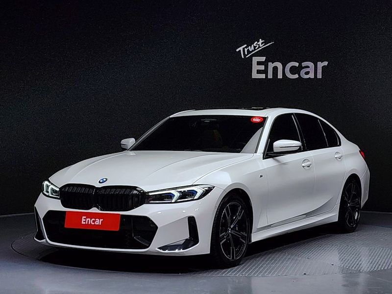 2023 BMW 3 Series 320i M Sport photo 1
