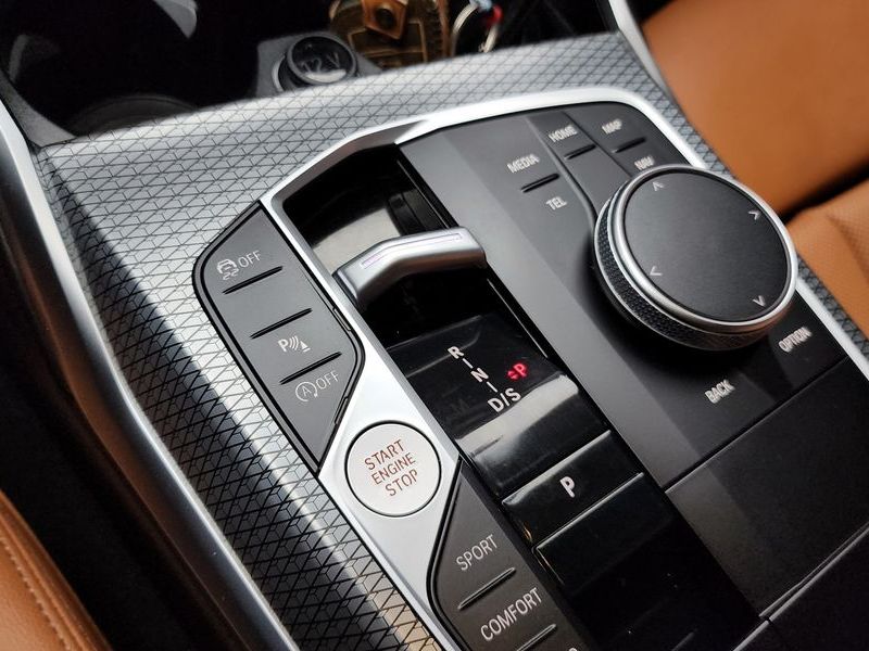 2023 BMW 3 Series 320i M Sport photo 9
