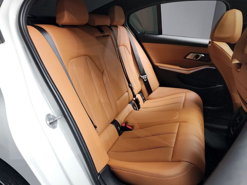 2023 BMW 3 Series 320i M Sport photo 12