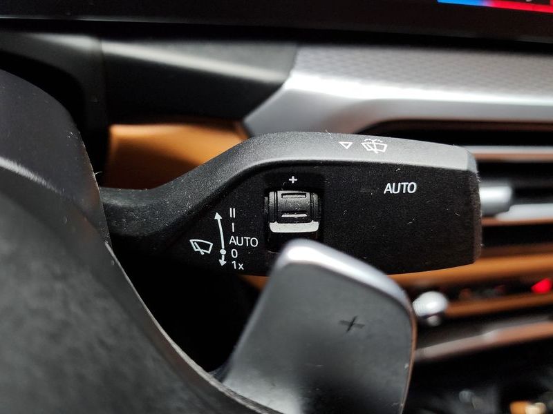 2023 BMW 3 Series 320i M Sport photo 18