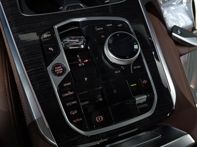 2026 BMW X5 xDrive 30d M Sport photo 9