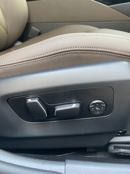 2025 BMW 5 Series 520i M Sport photo 18