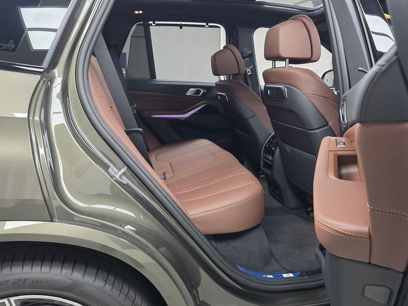 2026 BMW X5 xDrive 40i M Sport photo 11